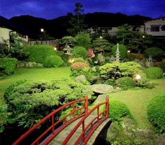 旅館かんざき 日本庭園の夜景